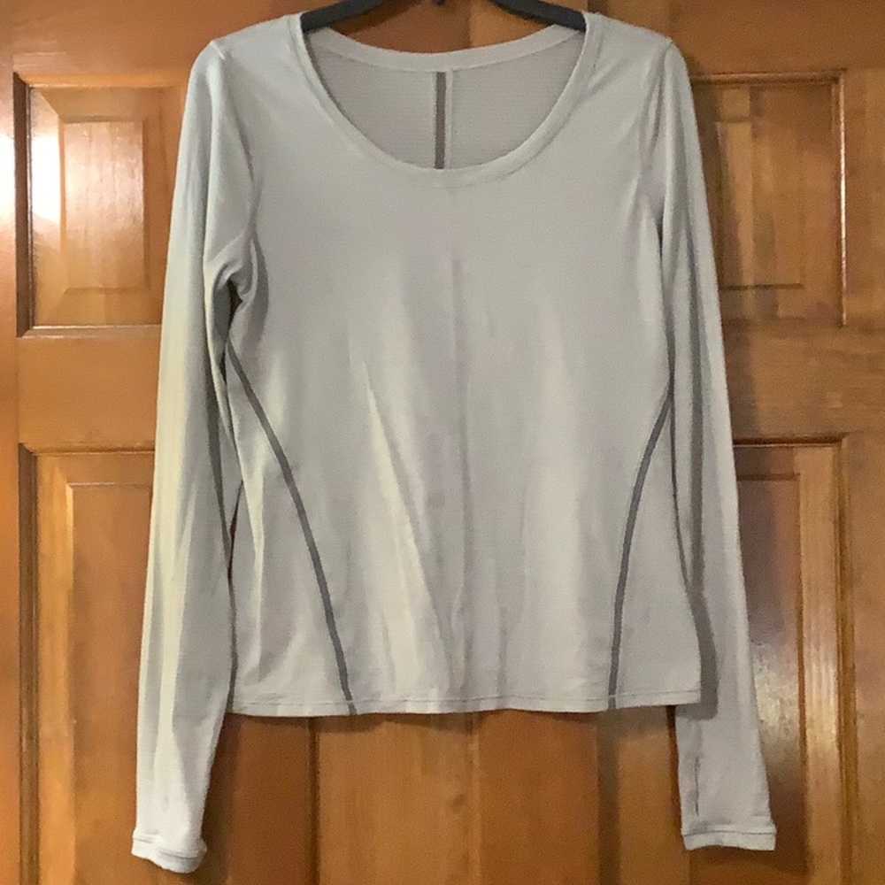 EUC long sleeve lululemon shirt
